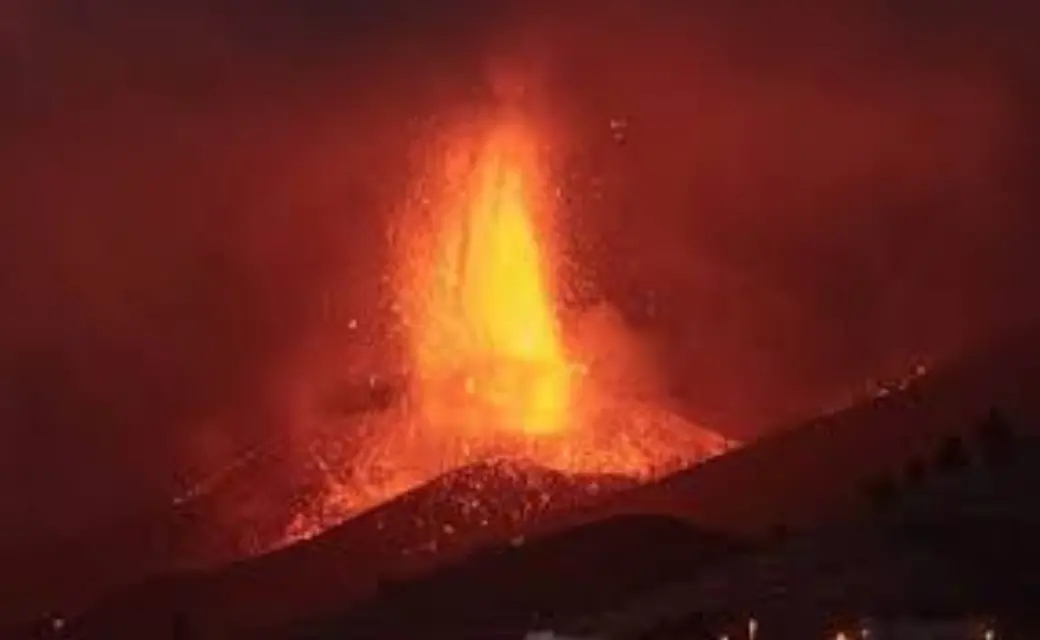 Cumbre Vieja no duerme: sexta boca eruptiva