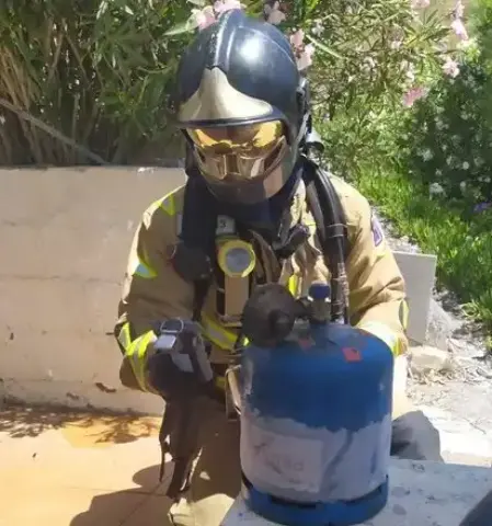 Deflagración de una botella de camping gas en zona rural lorquina dejó tres personas heridas