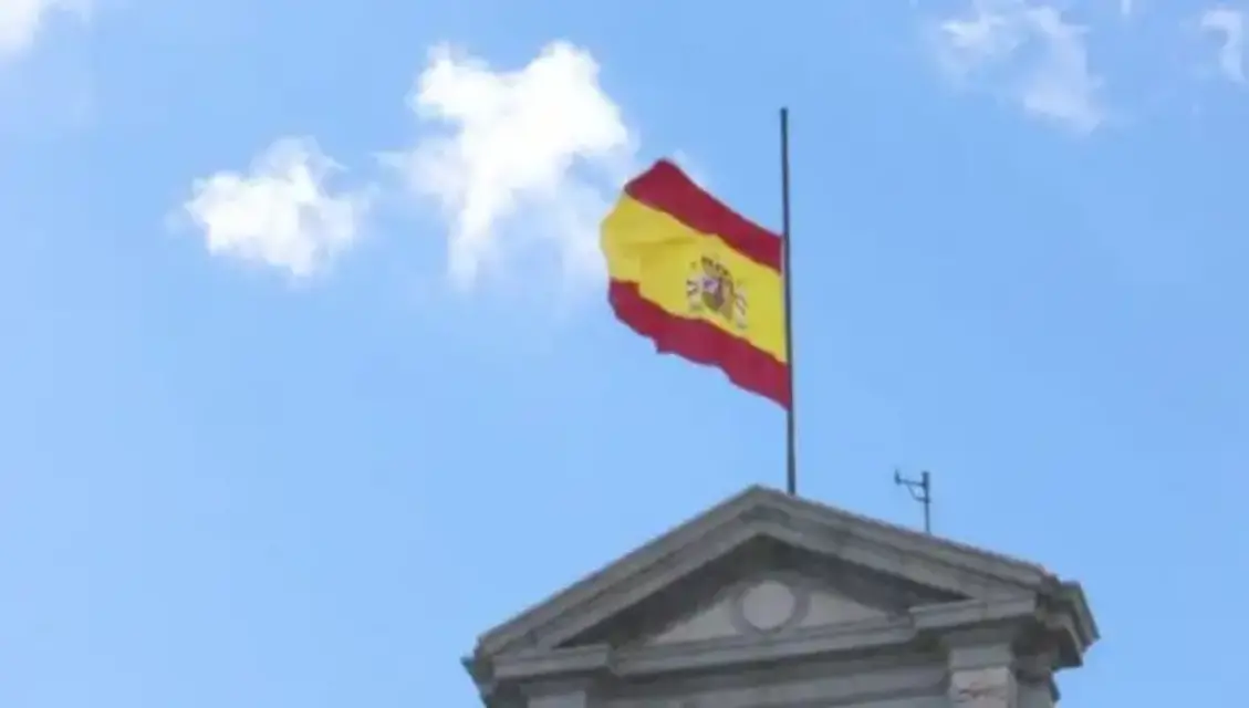 Luto oficial decreta el Gobierno en España por 10 días a partir del martes