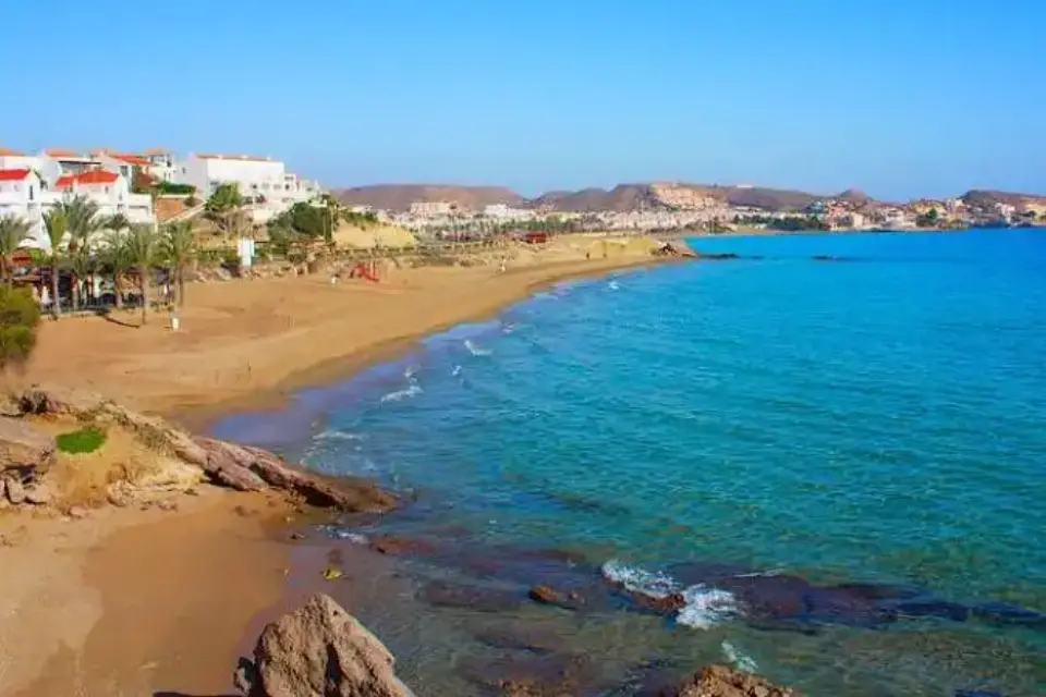 En las playas de San Juan de los Terreros se podrán bañar y tomar el sol