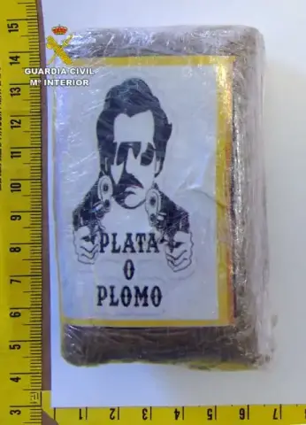 Jóvenes que hacían un “botellón” en la Manga del Mar Menor los investigan por tráfico de droga