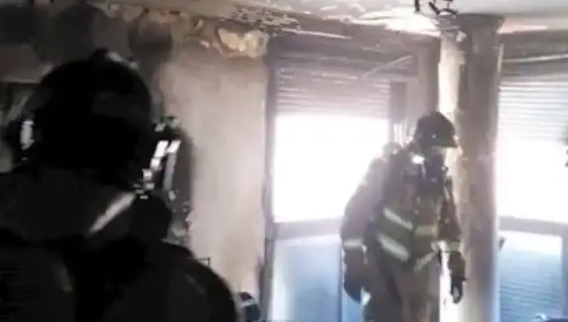 Incendio en domicilio de Lorca dejó un vecino afectado por la inhalación del humo