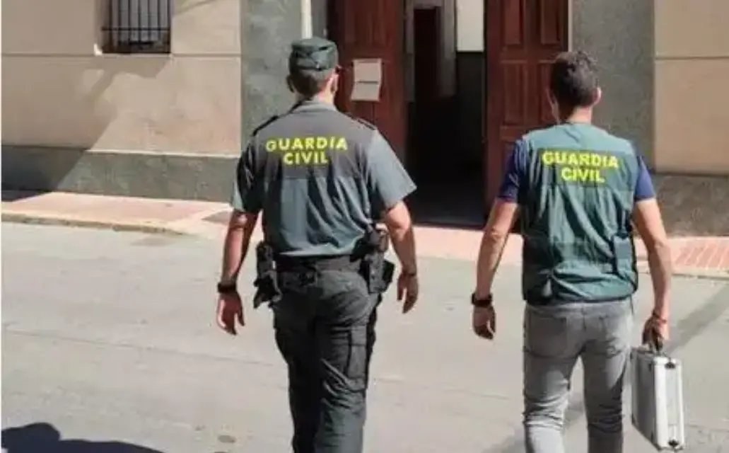 La Guardia Civil la encontró muerta cuando fueron a notificarle del suicidio de su pareja