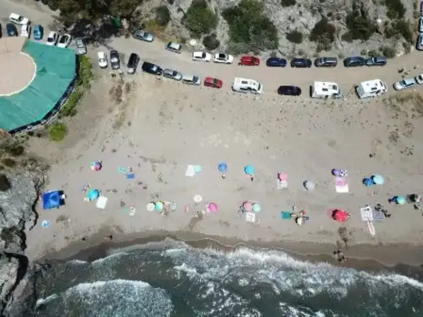 Con drones controlan el cumplimiento de las normas sanitarias en playas lorquinas
