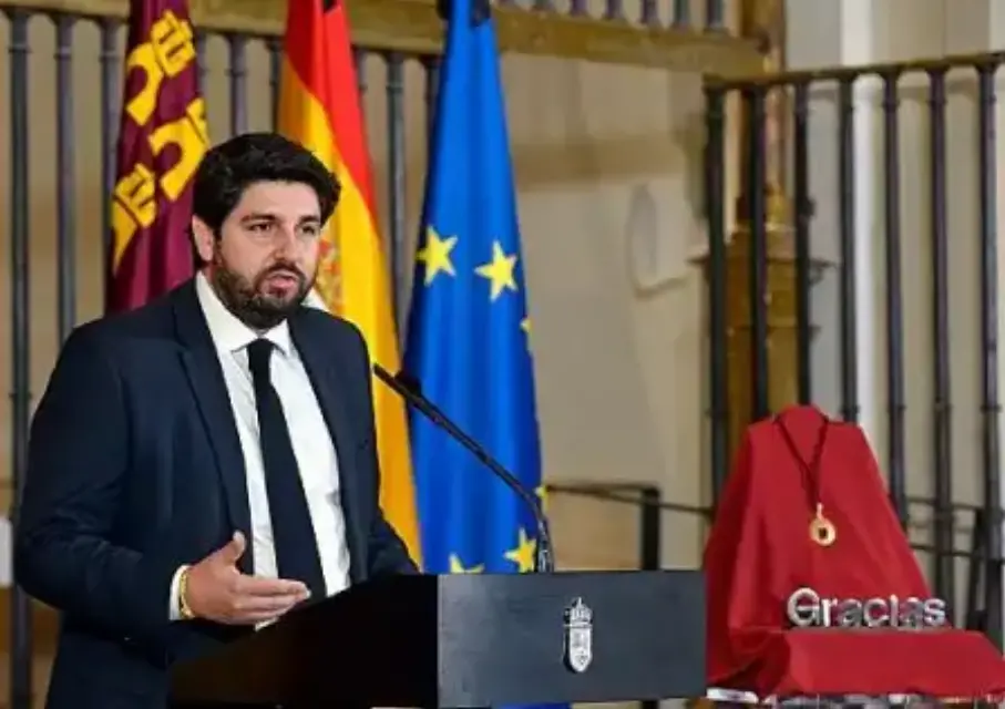 “Unidad, compromiso y responsabilidad ante las situaciones graves” destacó López Miras en el Día de la Región