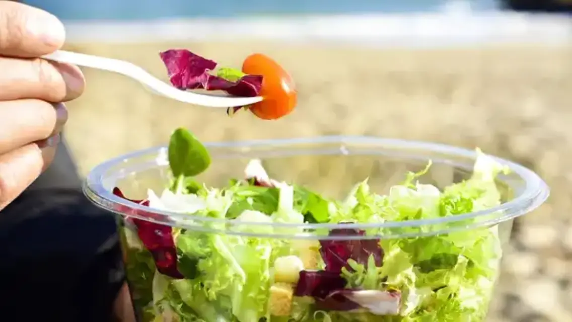 Qué comer en la playa después de la cuarentena y no engordar