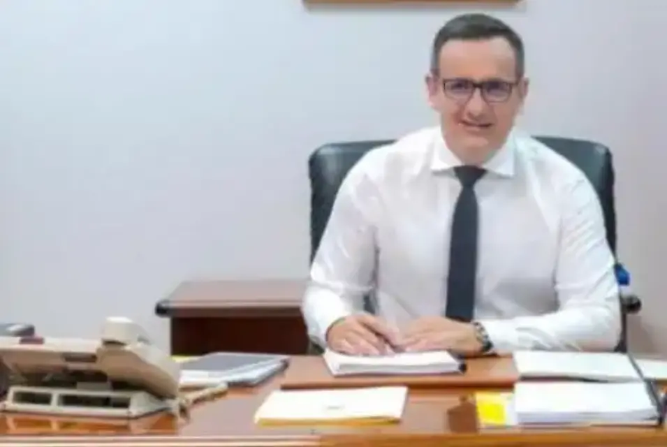 El PSOE pide a los naranja elegir entre la “regeneración o “seguir siendo cómplice del medio ambiente podrido del PP”