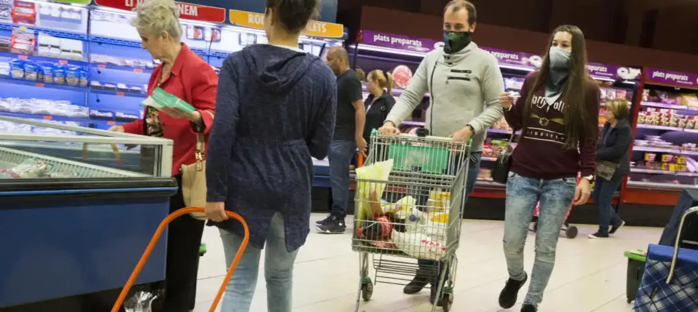 Se disparan las aperturas y contrataciones en los supermercados
