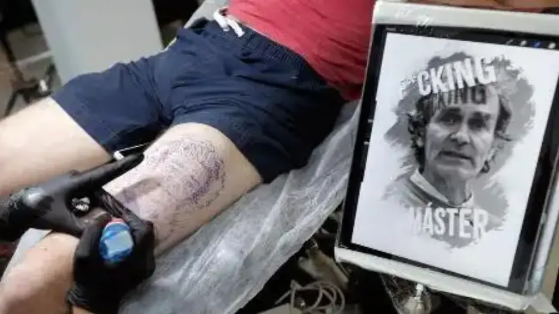 Fernando Simón es el ícono del coronavirus en España, de videos virales a tatuajes