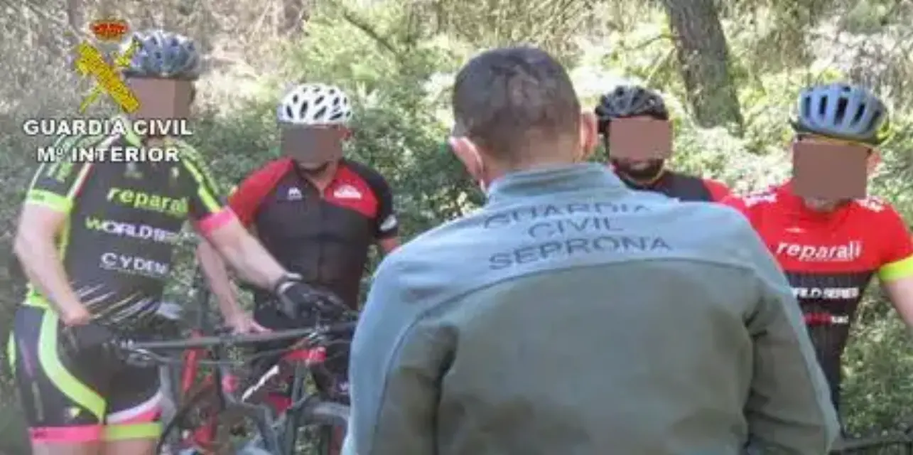 Por circular en paraje protegido lorquino denuncian a ocho ciclistas