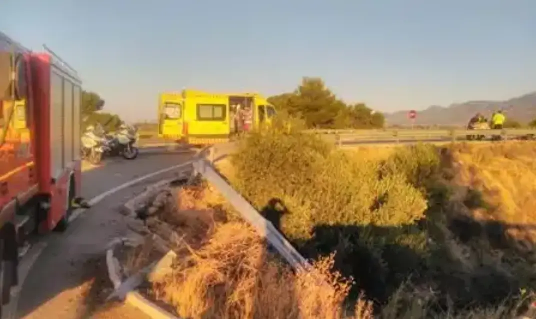 Cuatro heridos, uno de gravedad, dejó accidente de tráfico en Alhama de Murcia