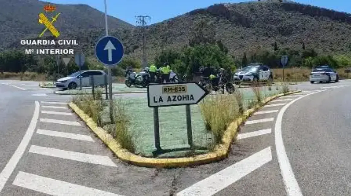 Dos jóvenes motoristas que circulaban a exceso de velocidad en Mazarrón los pilló la Guardia Civil