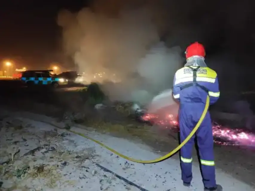 Conatos de incendios y hogueras descontroladas en ‘La Noche de San Juan’