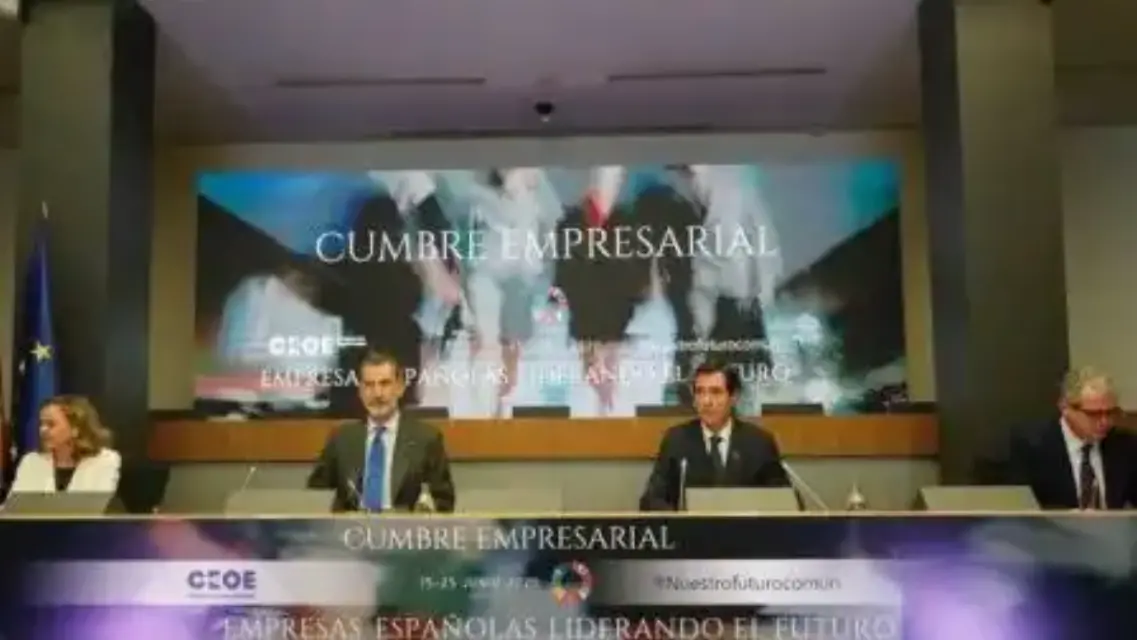 El Rey exhorta a los empresarios a arriesgarse ante las oportunidades que genera la crisis