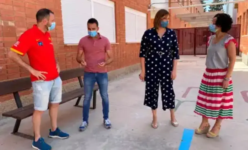 Realizan mantenimiento en los colegios para el próximo curso escolar en Puerto Lumbreras