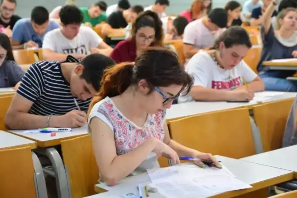 Inician la EBAU en Murcia.  Casi 8.000 estudiantes inauguran la jornada