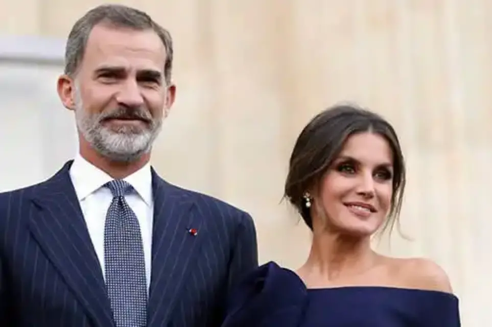 Hoy Los Reyes asisten a misa funeral por las víctimas del covid-19.