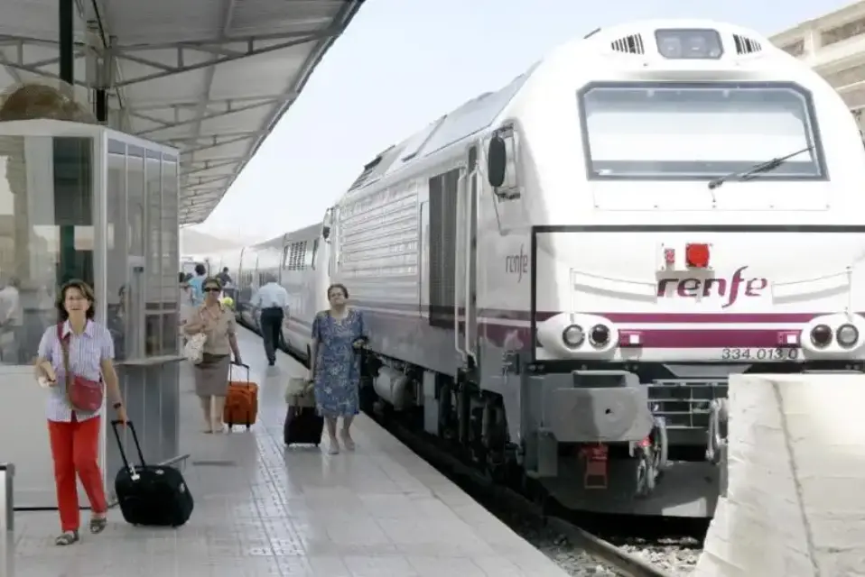 Suspenderán servicio de tren por obras en la vía ferroviaria