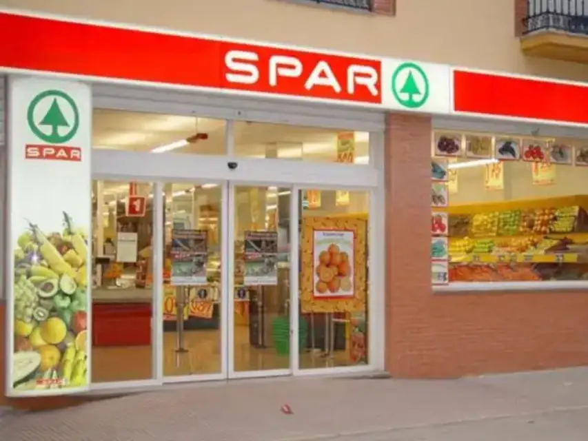 Cerrado supermercado en Alhama tras conocerse un caso positivo de Covid-19