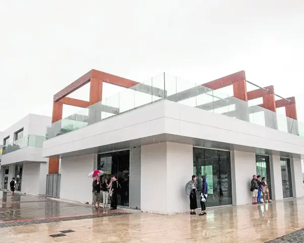 Reapertura de edificio de bares en el muelle de Cartagena se realizará el próximo verano