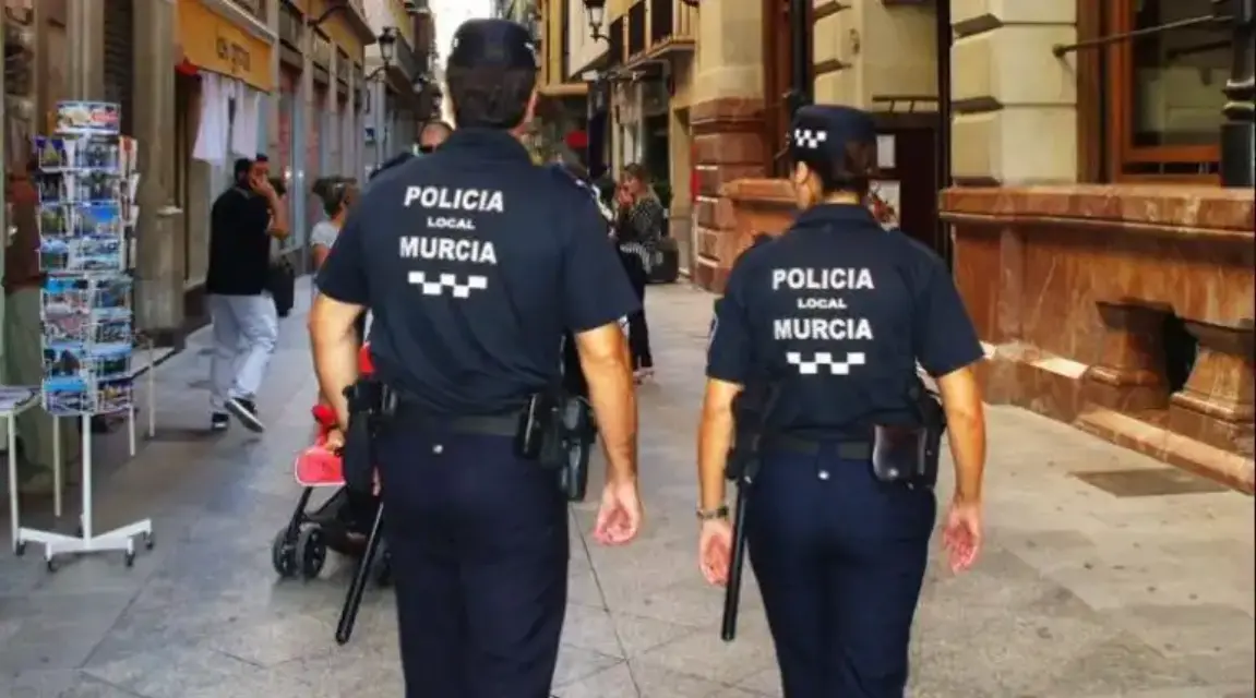 Hombre fue detenido por funcionarios policiales tras acuchillar a un joven de 18 años