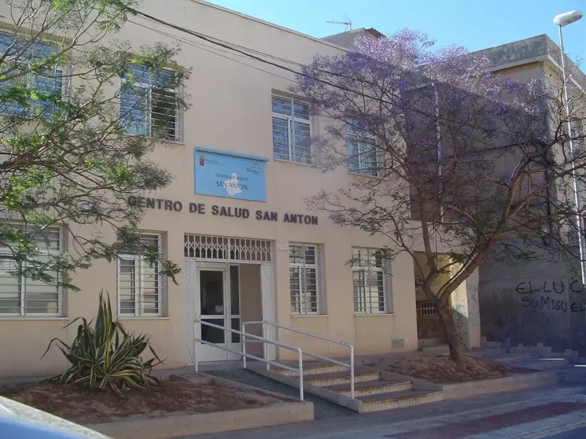 Continúa el nivel rojo para centros de salud de Barrio Peral y Fuente Álamo
