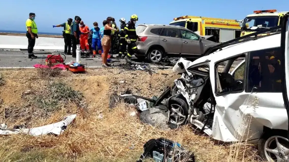 Hombre fallece en Cartagena tras colisión entre un vehículo y una furgoneta