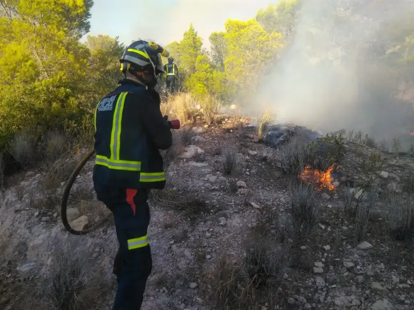Apagado incendio en la Sierra de la Silla