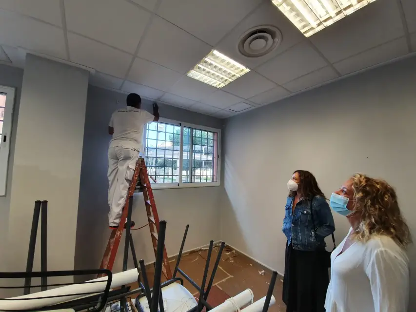 Instalaciones de la Universidad Popular se renuevan gracias a trabajos realizados por integrantes de programas de empleo y formación de la Concejalía de Desarrollo Local