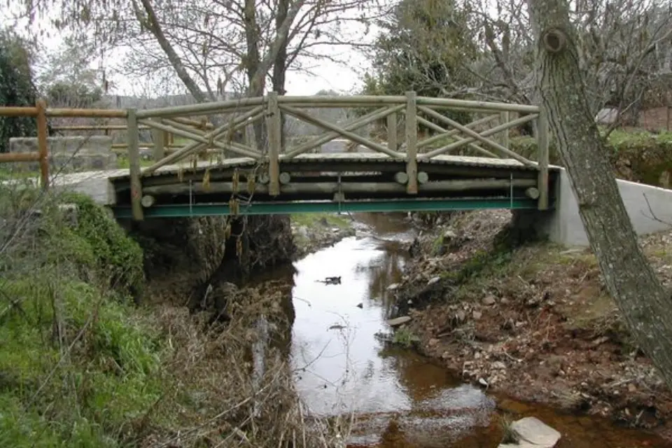 ¡Asombroso! El puente más corto del mundo une España y Portugal