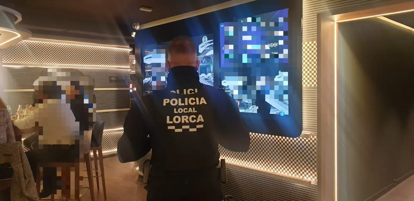 Policía de Lorca detiene a cuatro menores