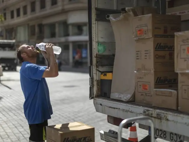 Polémica laborarla: Según empresa exigir agua en ola de calor es “falta grave”