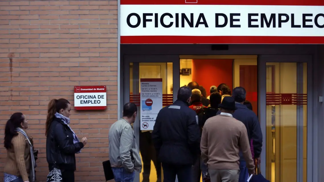 Cifras alentadoras: Paro cae al 12,48% y hay 383.300 nuevos empleos