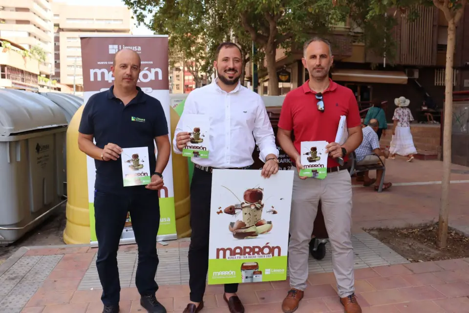 Ocho nuevos contenedores marrones para biorresiduos llegan a Lorca