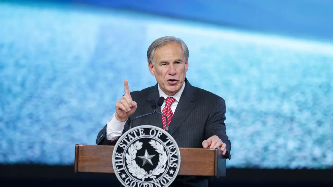 EE.UU: Texas envía 2 autobuses de migrantes a la residencia de la vicepresidenta