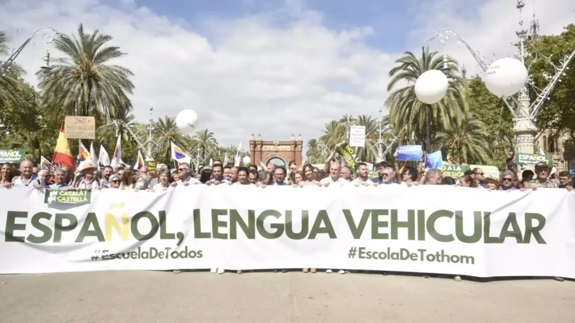 Se masifican las protestas en Barcelona contra la exclusión del castellano