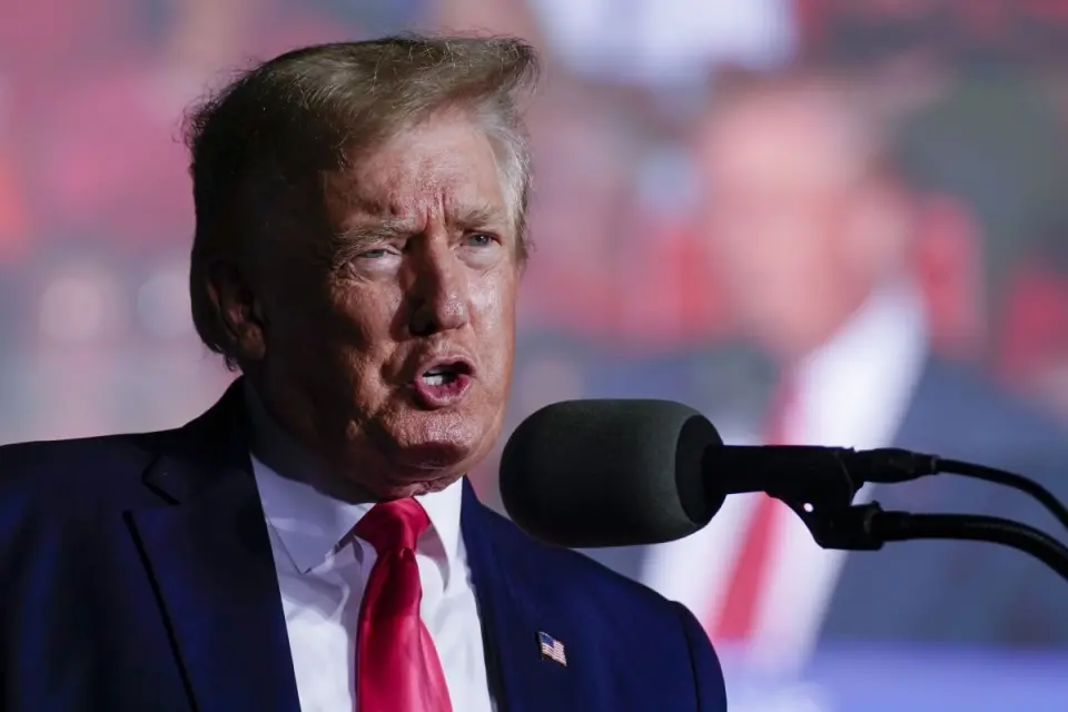 Trump dice: "la estupidez" de Joe Biden podría provocar la Tercera Guerra Mundial