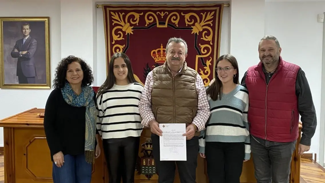 Ayuntamiento de Pulpí  patrocina a hermanas Gómez  en torneos  de tenis playa