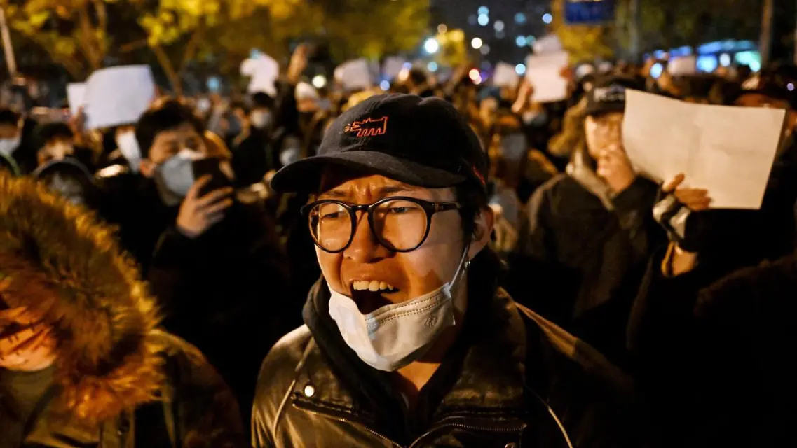 China suaviza las restricciones anticovid tras las protestas
