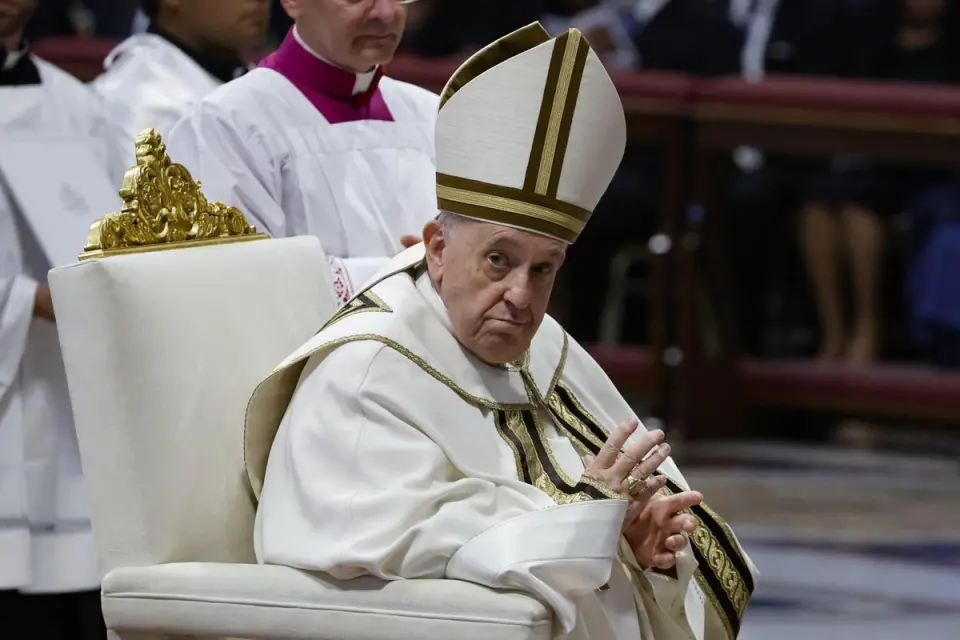 Papa expresa preocupación por  "tranquilizantes del alma" basados en consumismo