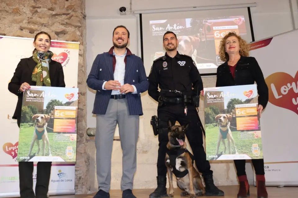 La concejalía de Turismo presenta la “IX Ruta Canina al Castillo de Lorca”