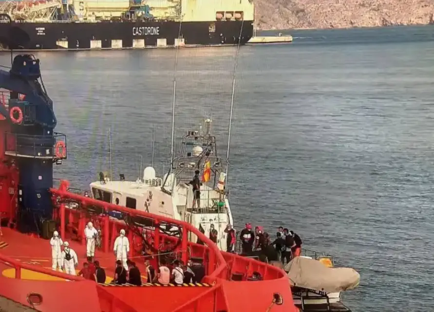 Más de 40 argelinos llegaron hoy a las costas de Cartagena en cuatro pateras