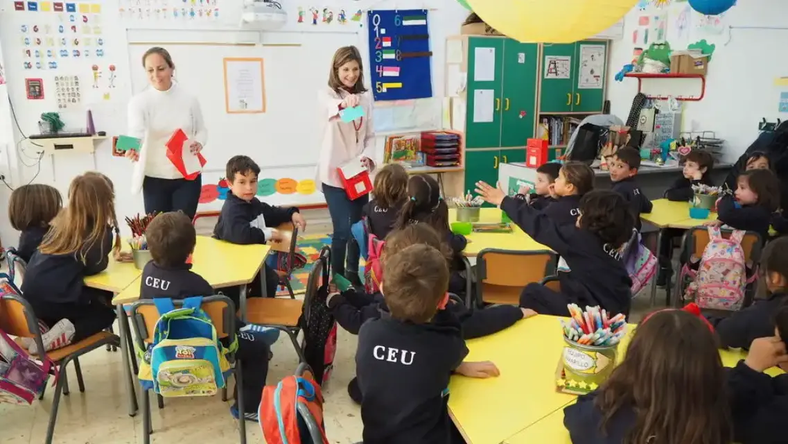 Más de 50 positivos de colegios en la Región provocan el aislamiento de 438 alumnos y 72 docentes