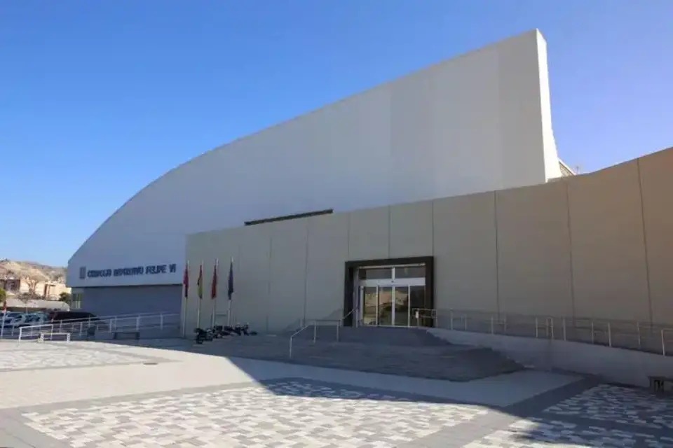 Concejalía de Deportes reduce los aforos en las actividades del Complejo Deportivo Felipe VI