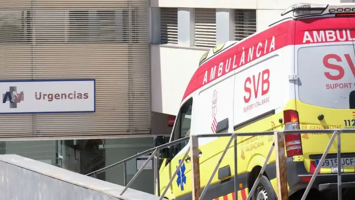 Hospitalizados dos operarios tras sufrir quemaduras por accidente en Elche