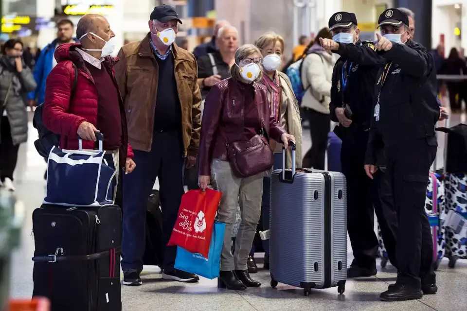 España sumó casi 12.000 nuevos casos de Covid-19 en las últimas 24 horas