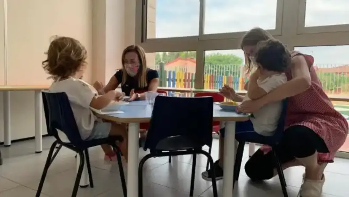 Padres llevaban a sus hijos al cole en San Javier pese a estar contagiados de Covid-19