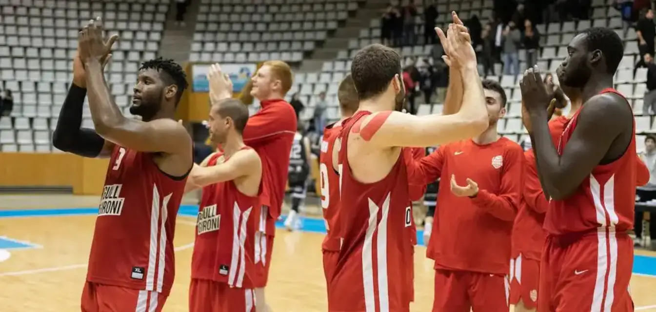 Real Murcia Baloncesto gana compromiso importante  en Huesca