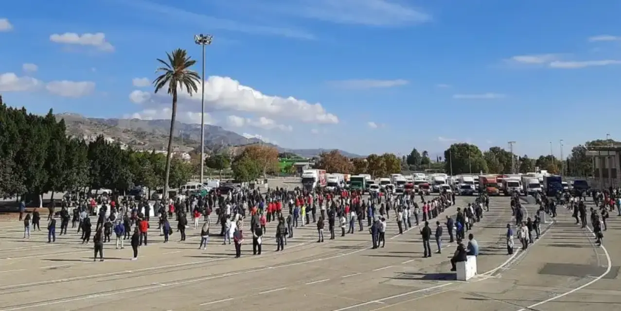 500 hosteleros tomaron las calles de Lorca en protesta por prorroga de cierre de negocios