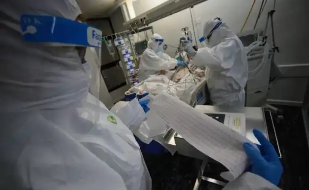 Siguen aumentando los ingresos hospitalarios a pesar de disminución de casos positivo por coronavirus